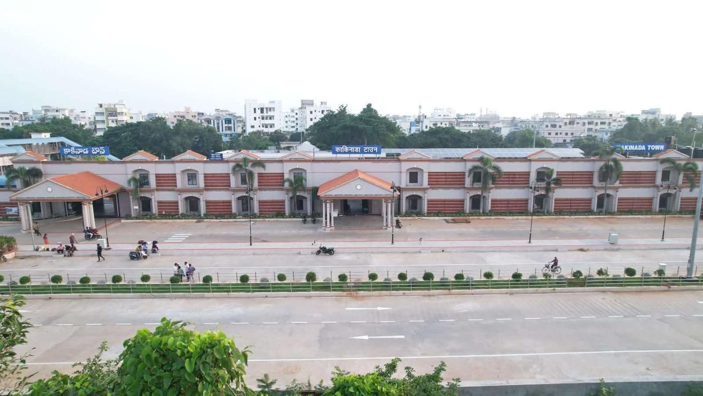 Kakinada Town — station elevation