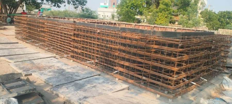 Reinforcement cage for the box